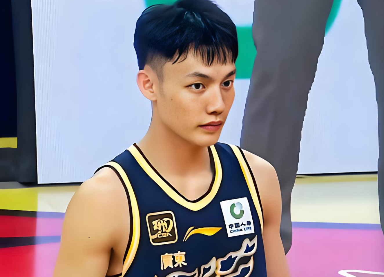 必赢体育平台-徐杰要请吃饭！杜润旺展现兄弟情深