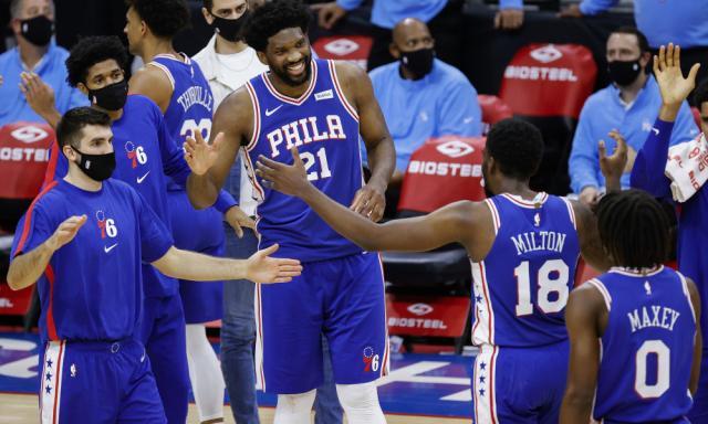 必赢体育平台-防守第一哈里斯复活 里弗斯的鸡汤助76人开局领跑